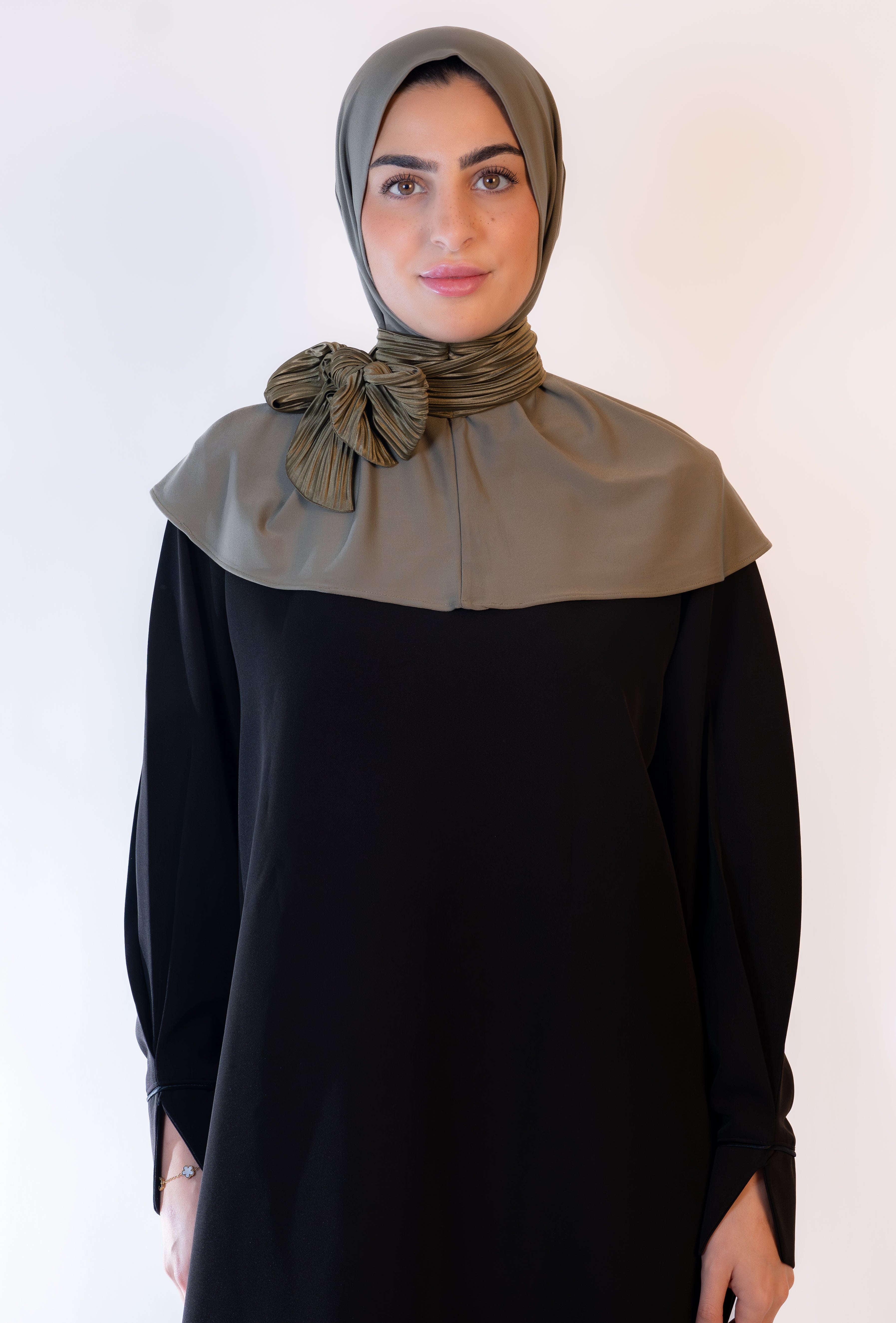 The Bow Hijab- Olive Lumière