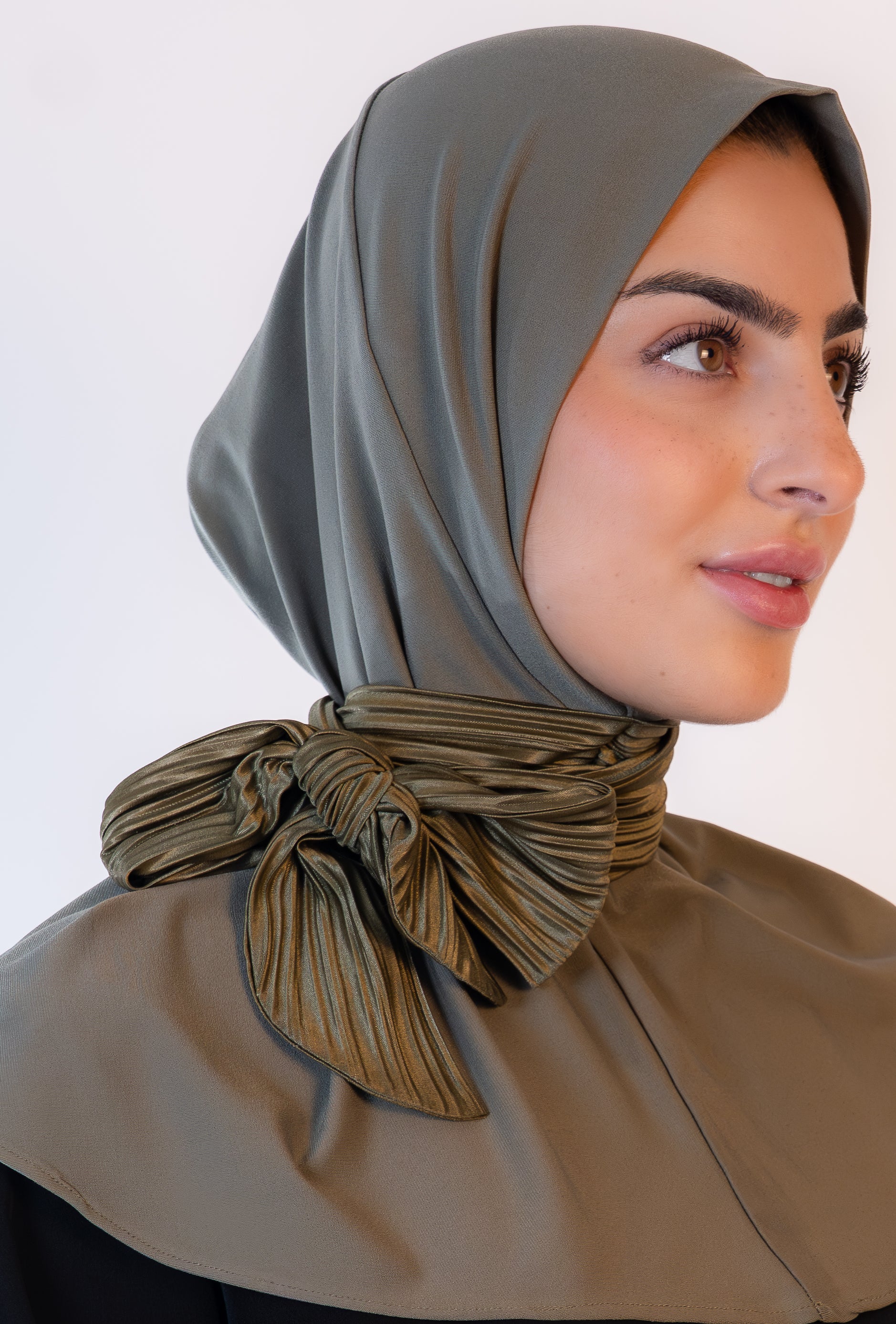The Bow Hijab- Olive Lumière