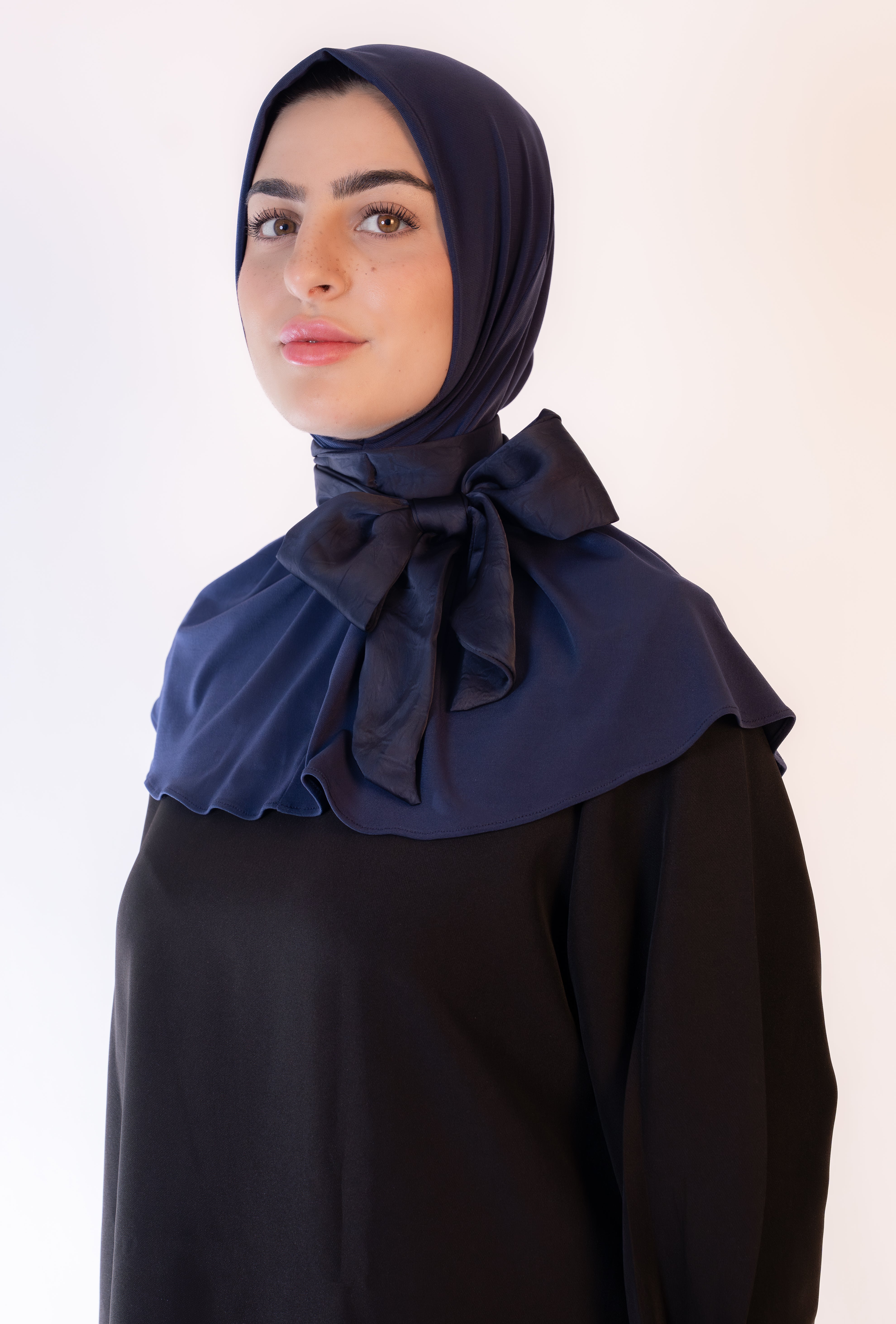 The Bow Hijab- Bleu Noir