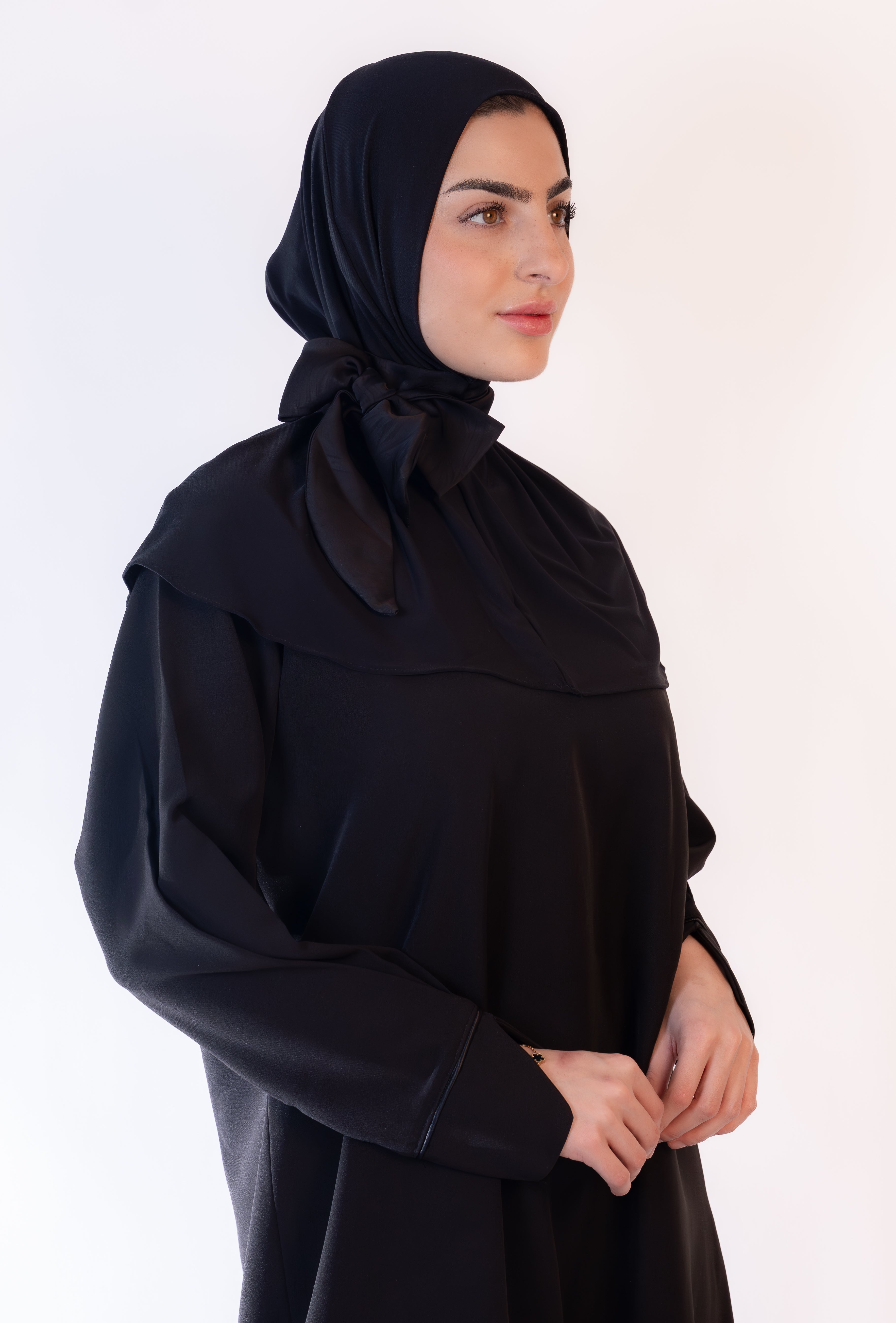 The Bow Hijab- Noir Satiné