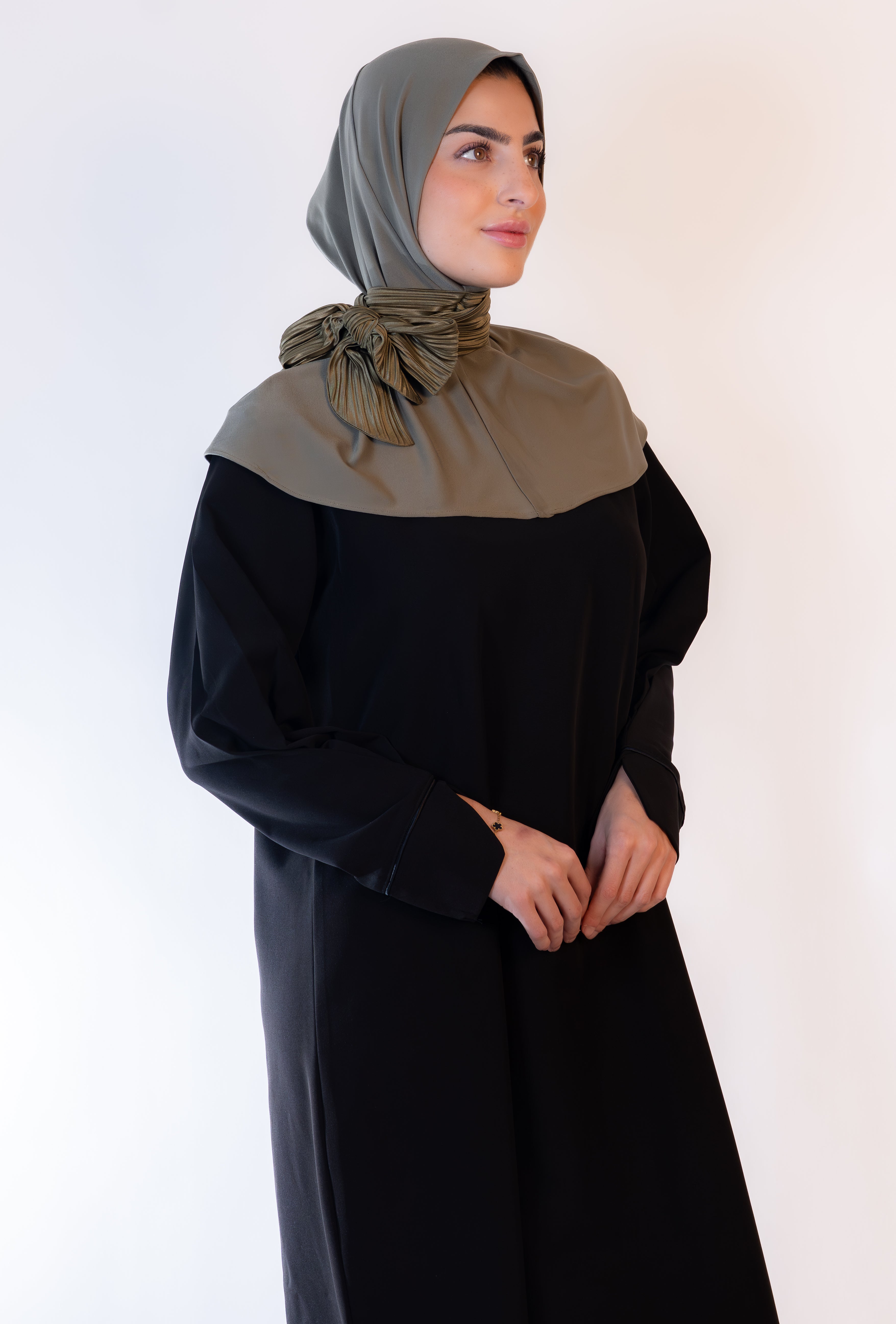 The Bow Hijab- Olive Lumière