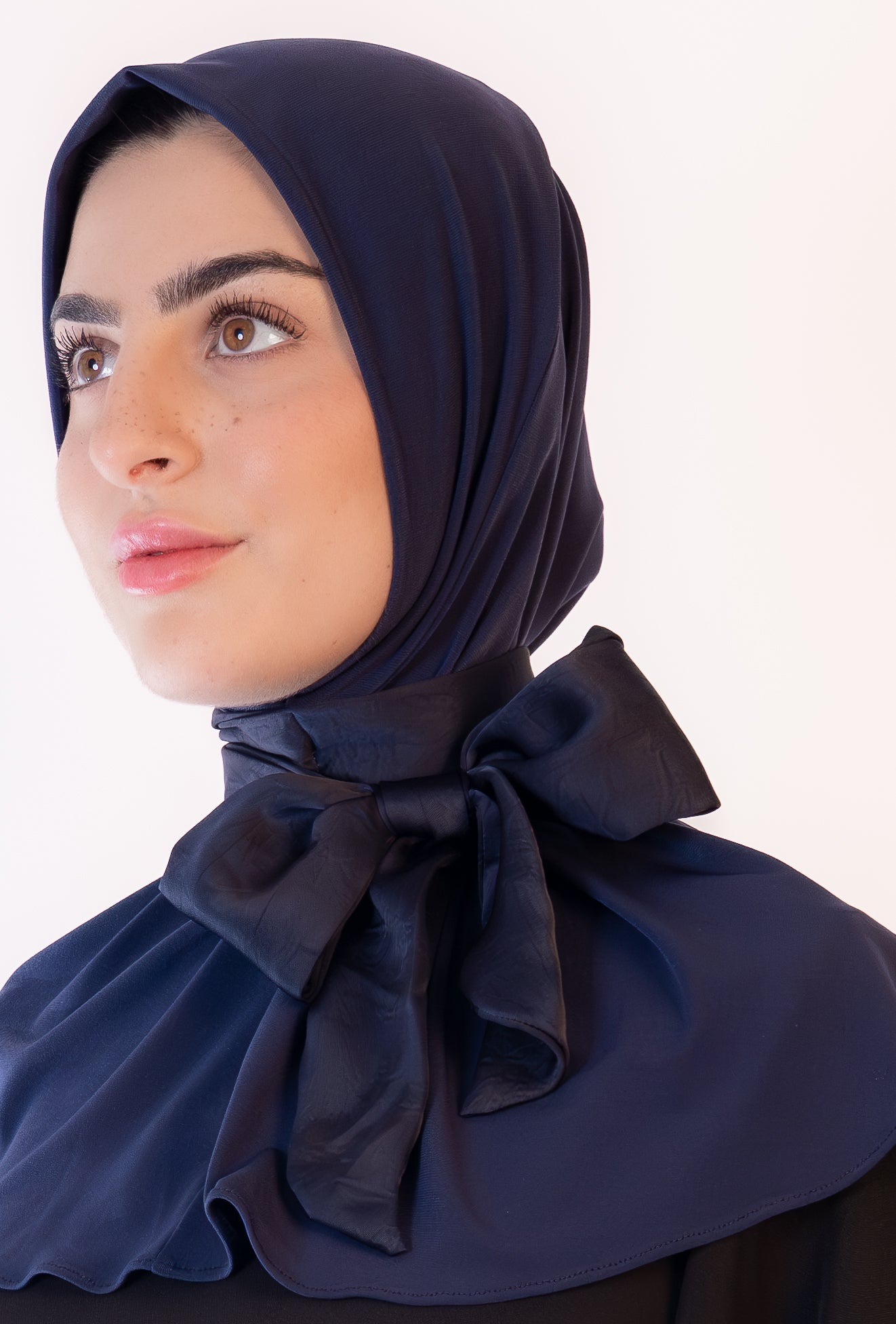 The Bow Hijab- Bleu Noir