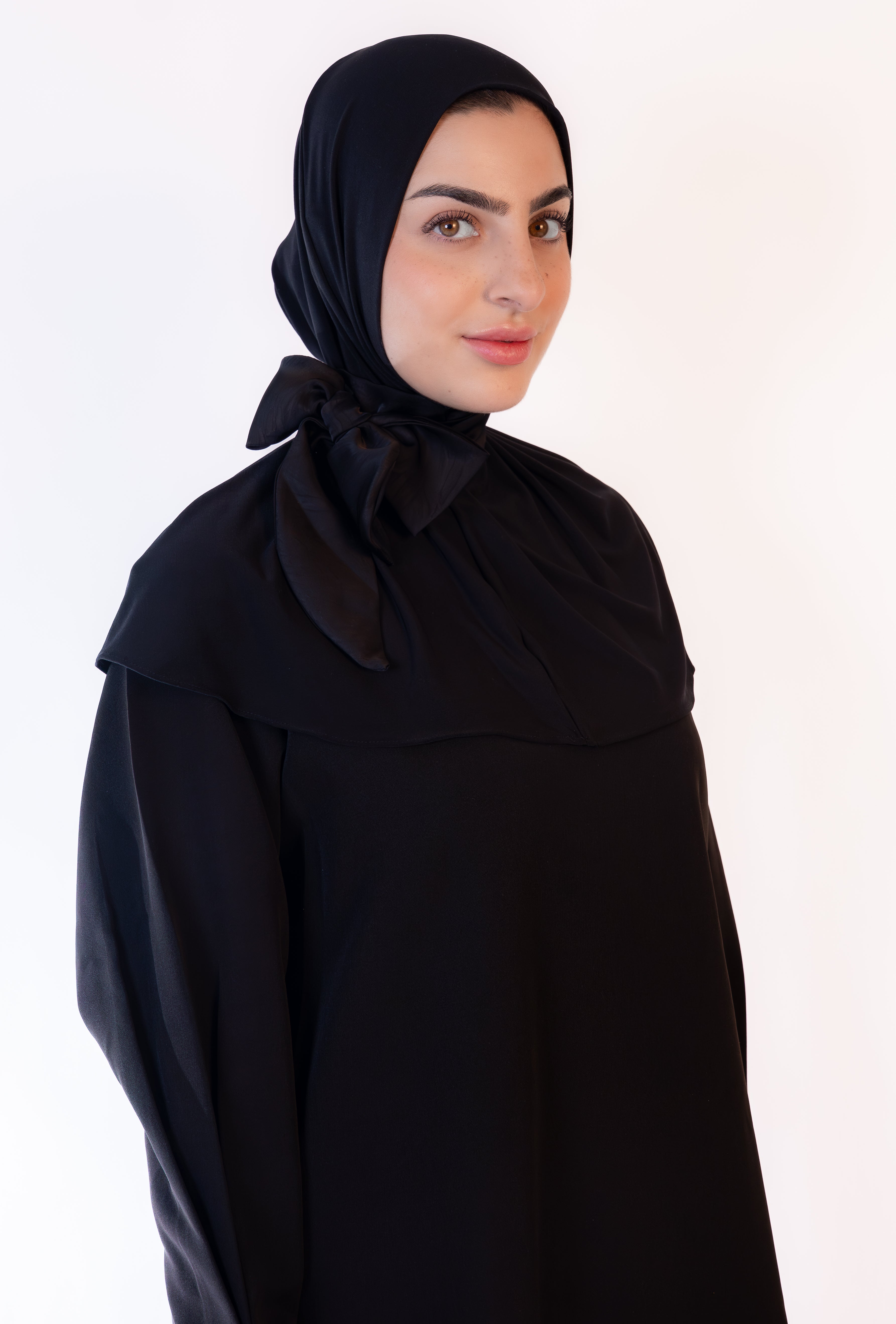 The Bow Hijab- Noir Satiné